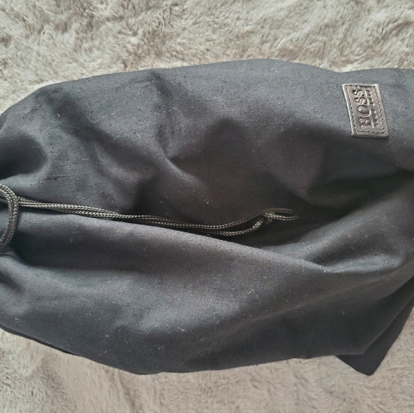 Hugo Boss black pumps in 9 1/2 - Picture 3 of 4